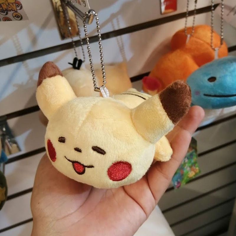 Peluche Colgante Yurutto Pikachu Echado